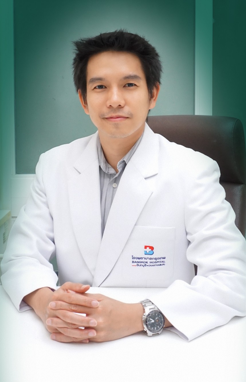 นายแพทย์ วรวิทย์ เอื้อวิริยานุกูล